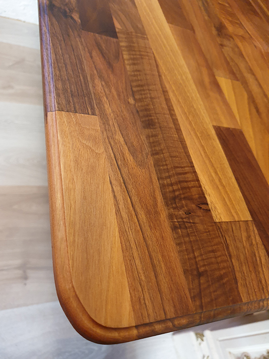 Valnötsskiva våtslipad med linoljevax